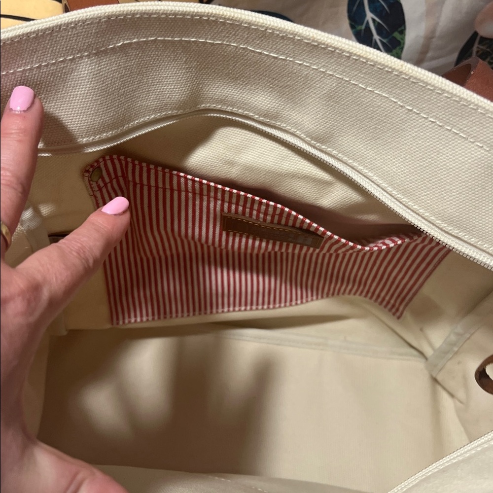 Duluth Trading Heritage Canvas Travel Tote - Picture 9 of 12